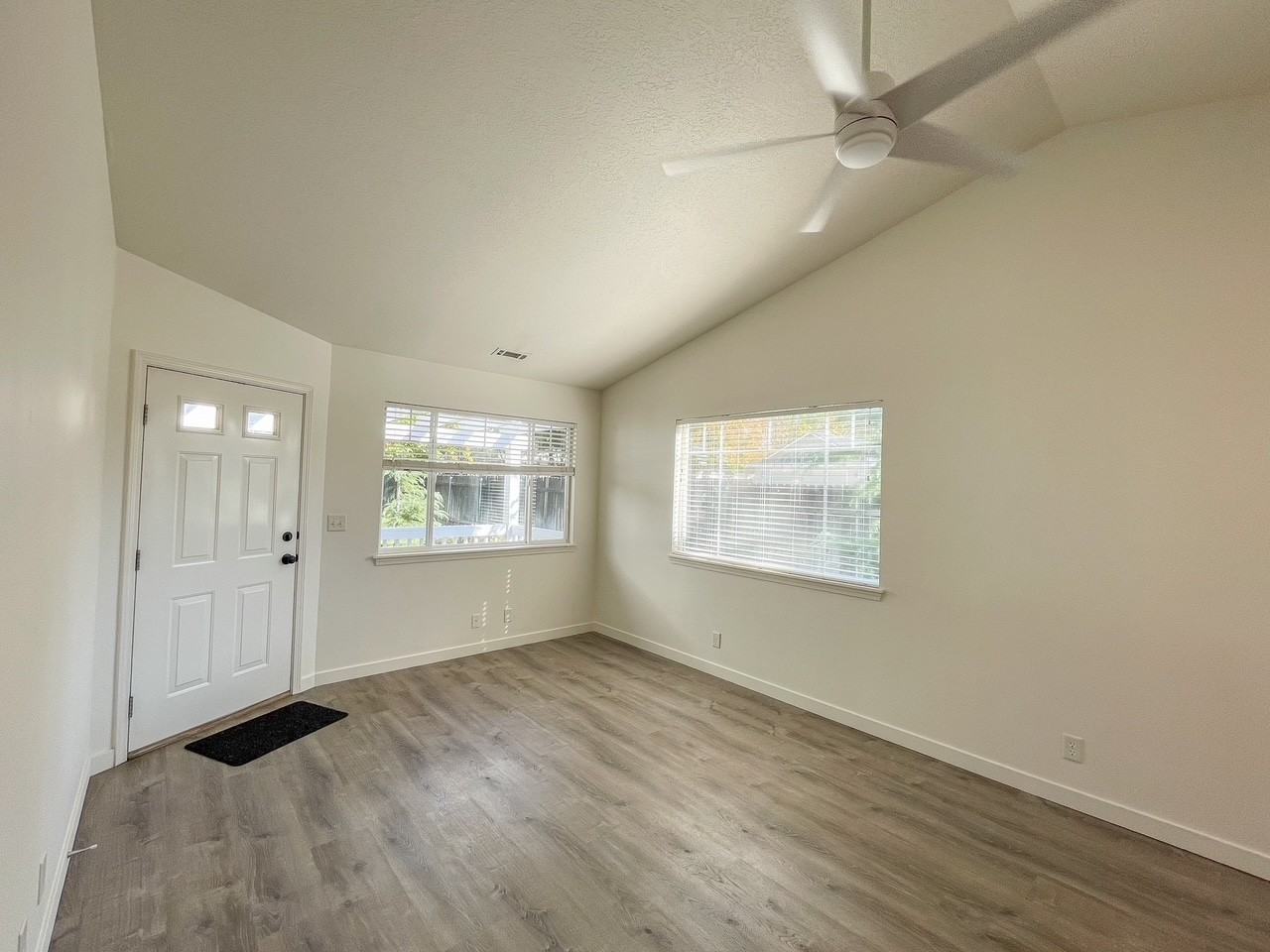 439 W State St #1 - Photo 4 of 21
