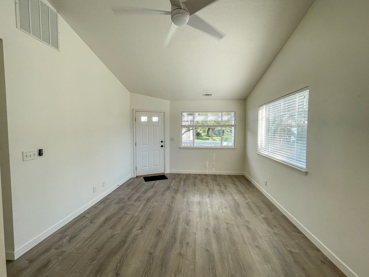 439 W State St #1 - Photo 5 of 21