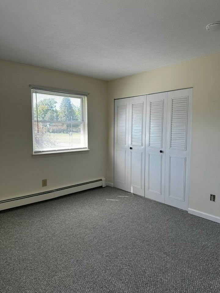 New Carriage House Apartments - Photo 6 of 19