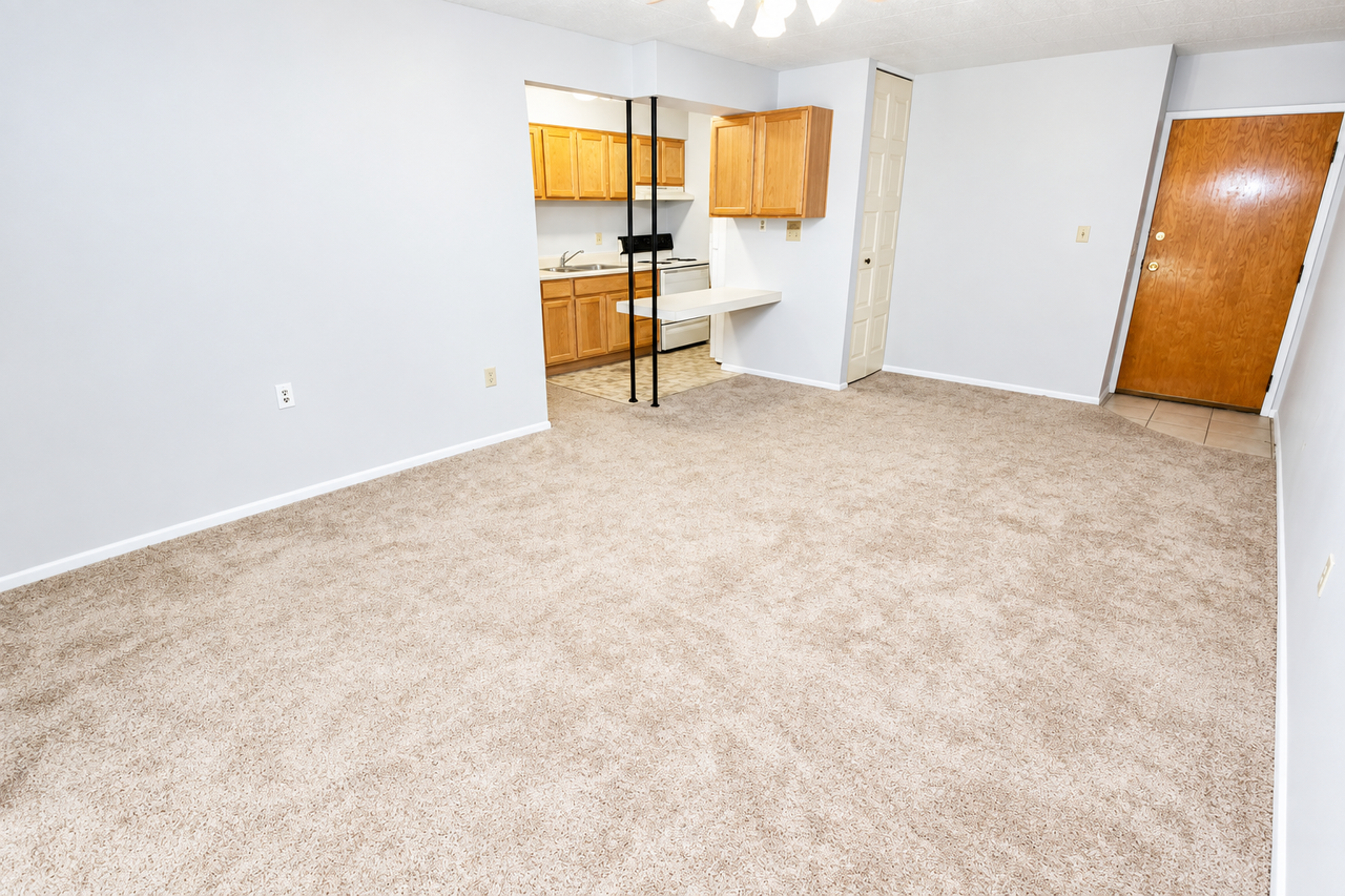 527  MONROE AVEAPT 101 #101 - Photo 2 of 7