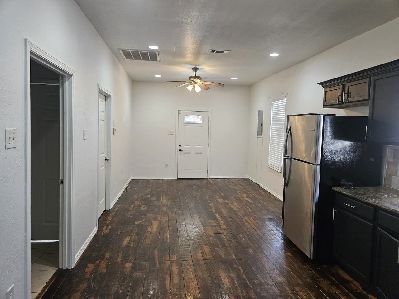 3907 Franklin Ave #1 - Photo 4 of 10