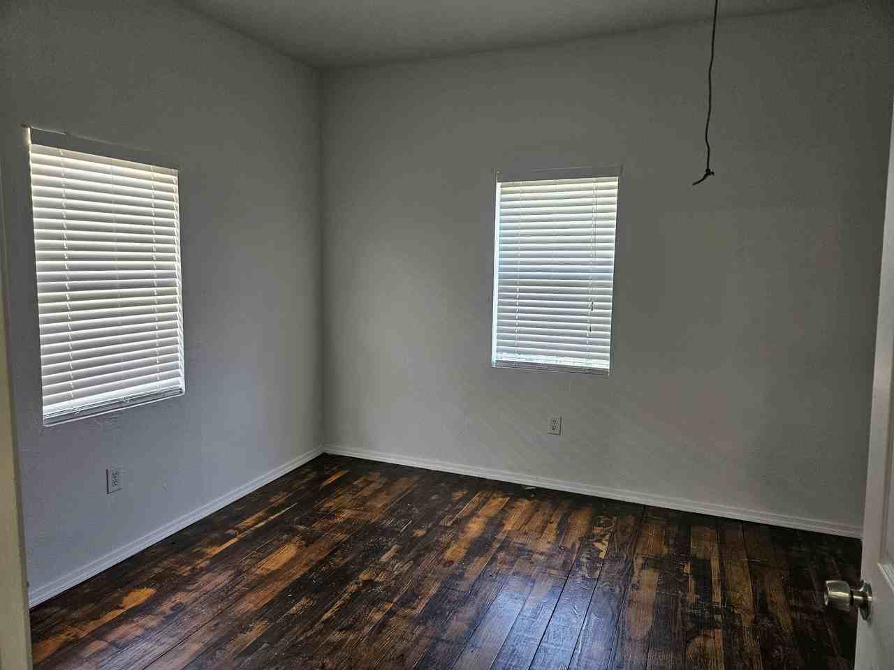 3907 Franklin Ave #1 - Photo 7 of 10