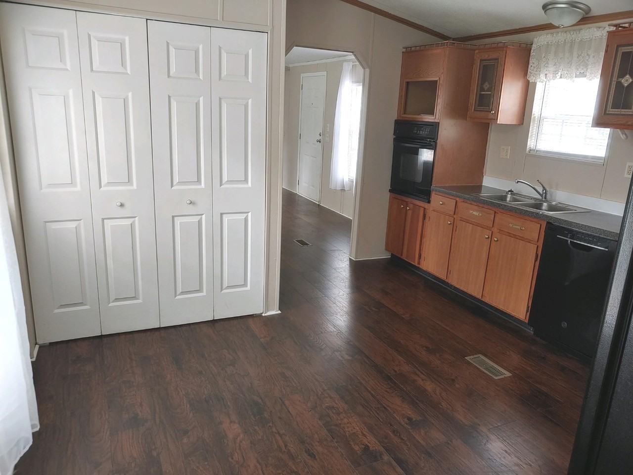 404 Loggerhead Ct #1 - Photo 4 of 12