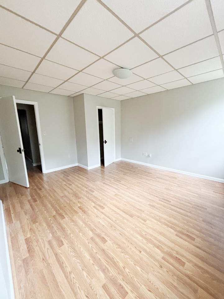 215 Mulberry St #02 - Photo 3 of 11
