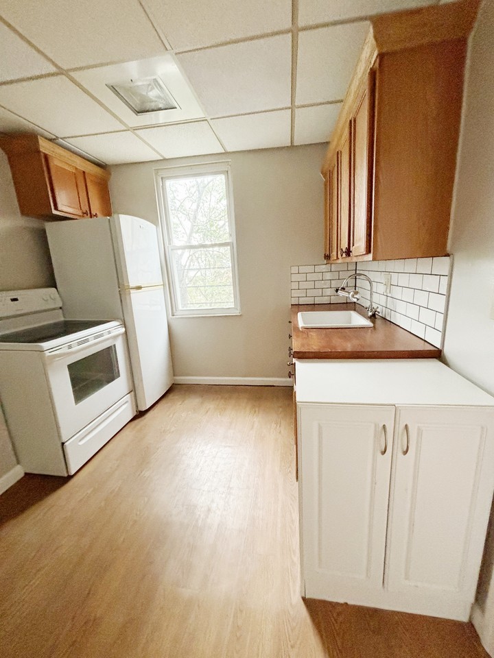215 Mulberry St #02 - Photo 7 of 11