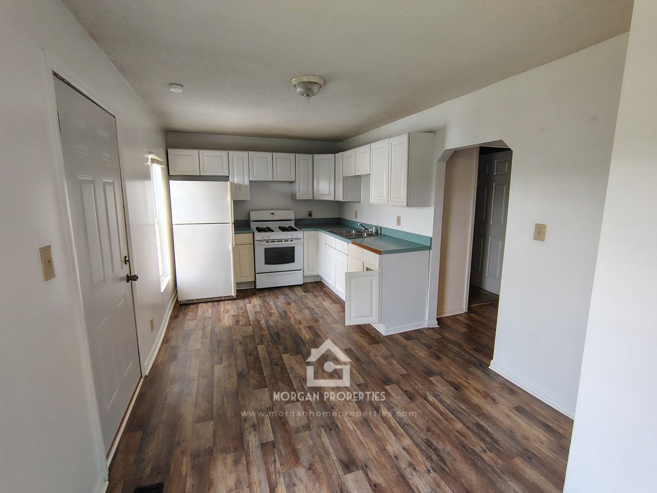 410 Andover Rd - Photo 3 of 6