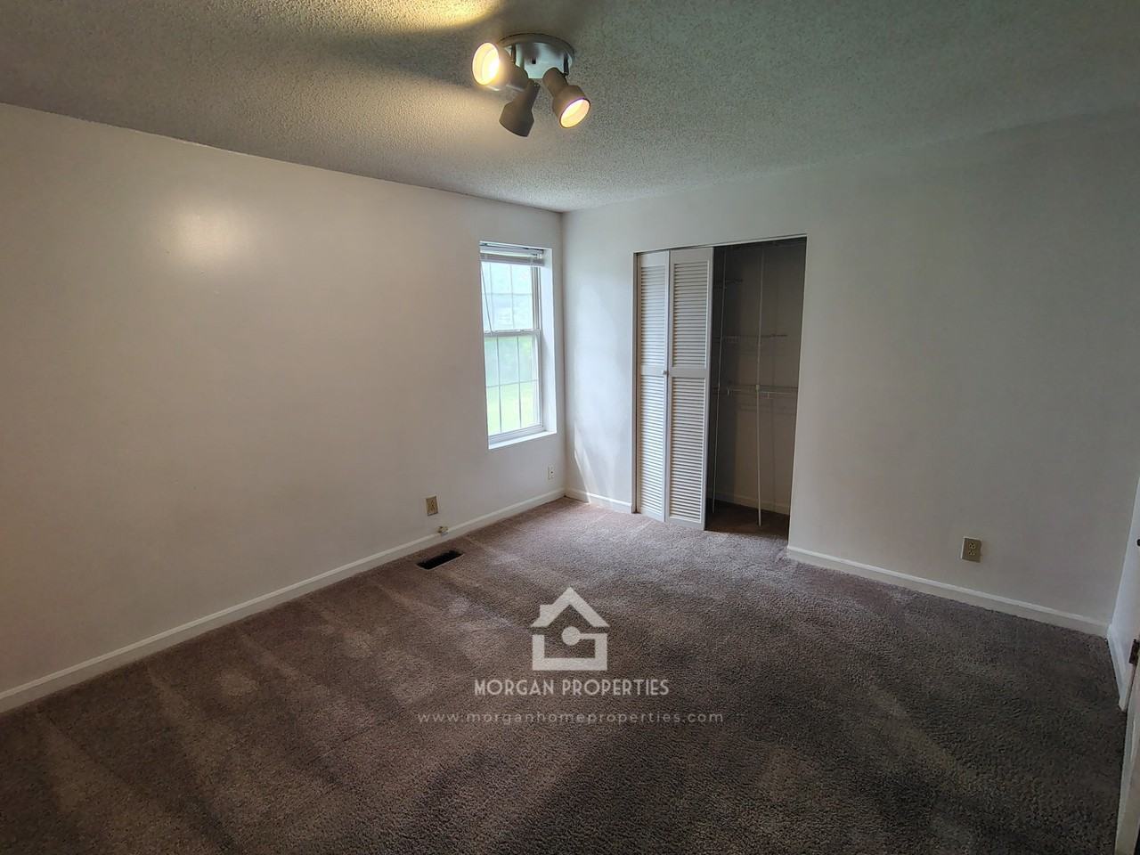 410 Andover Rd - Photo 5 of 6