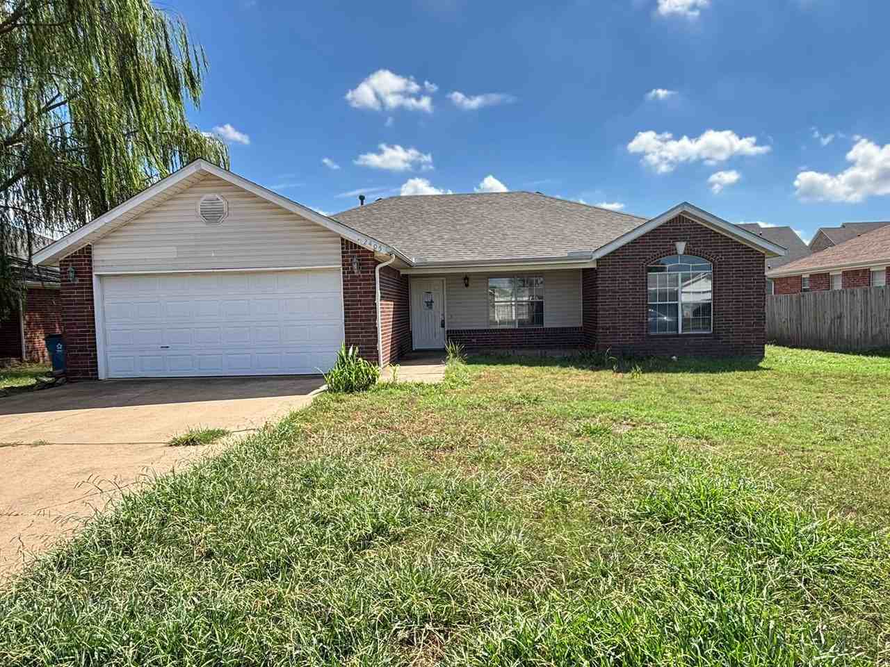 2405 Sw 17th St - Photo 2 of 15