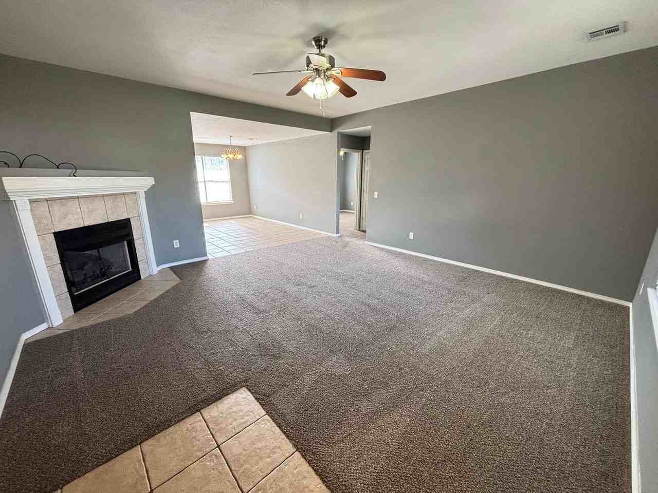 2405 Sw 17th St - Photo 4 of 15