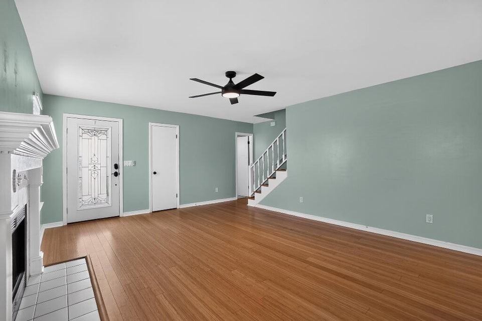 402 Sandy Ridge Cir #1 - Photo 4 of 18