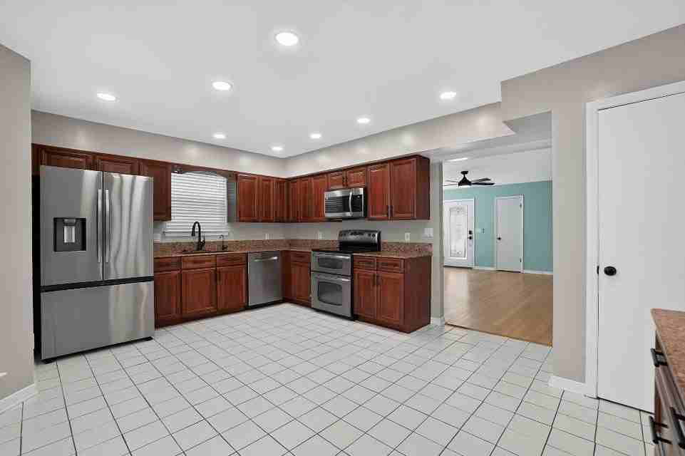 402 Sandy Ridge Cir #1 - Photo 6 of 18