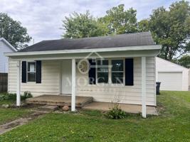 featured image of 2604 E 4th St