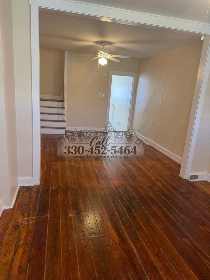 731 Camden Ave Sw #731 - Photo 3 of 10