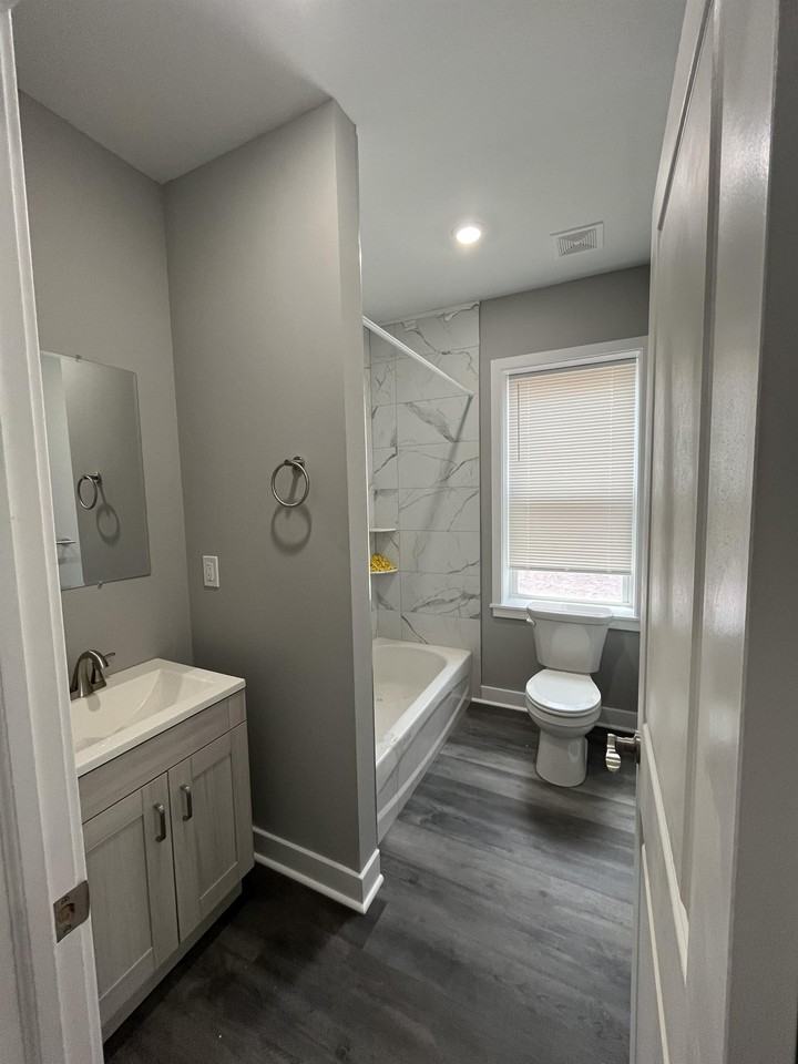 720 W 5th St #1 - Photo 6 of 10
