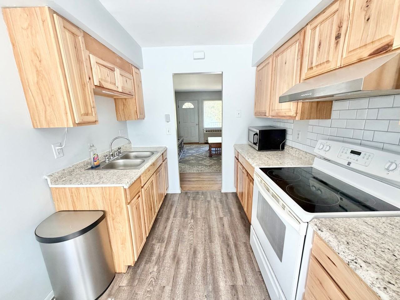 203 Harbor Rd - Photo 6 of 23