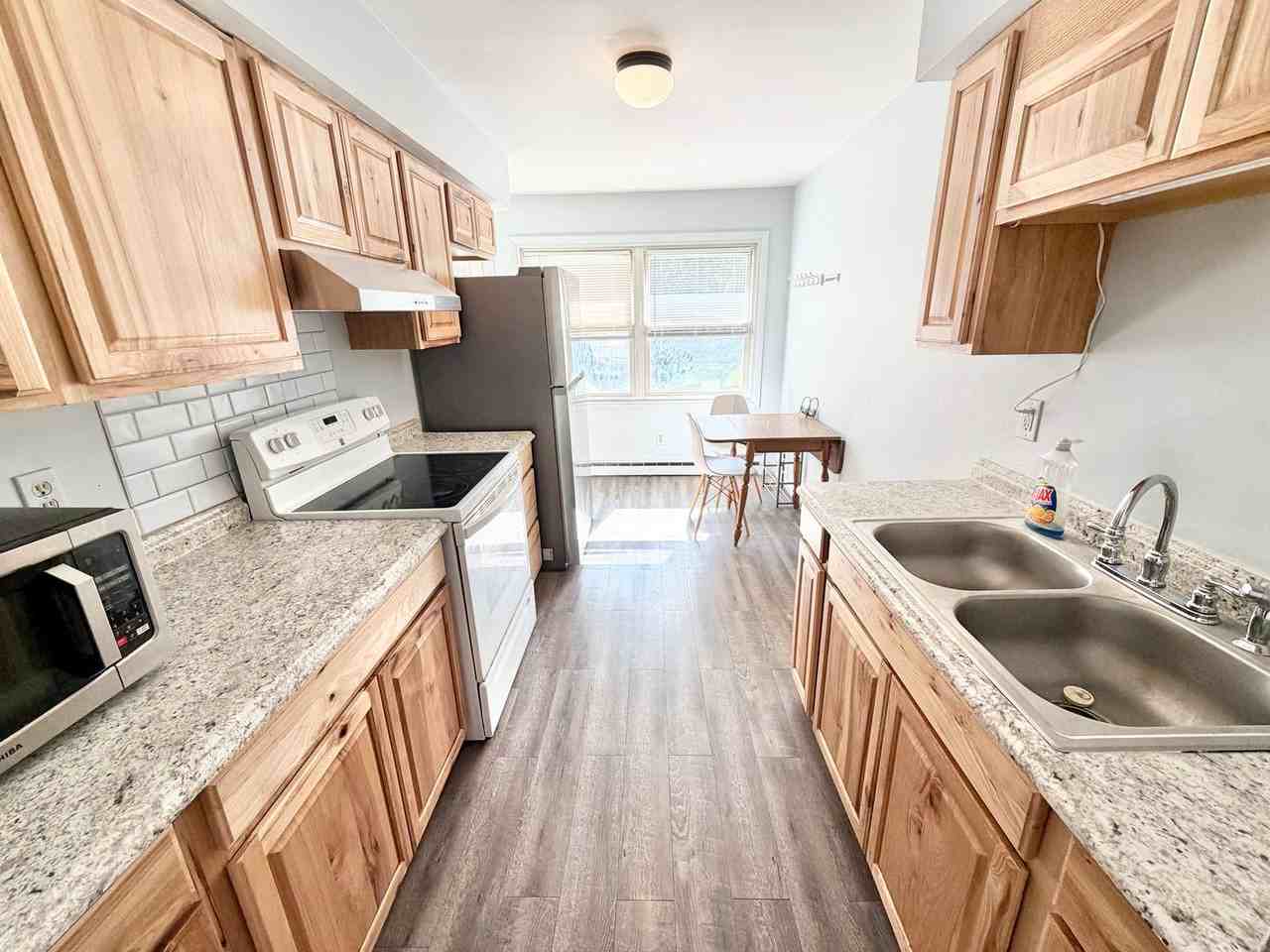 203 Harbor Rd - Photo 7 of 23