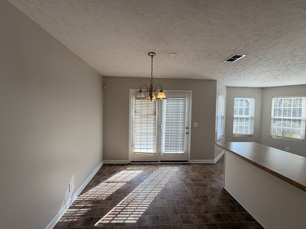 1836 Antebellum Dr - Photo 4 of 27
