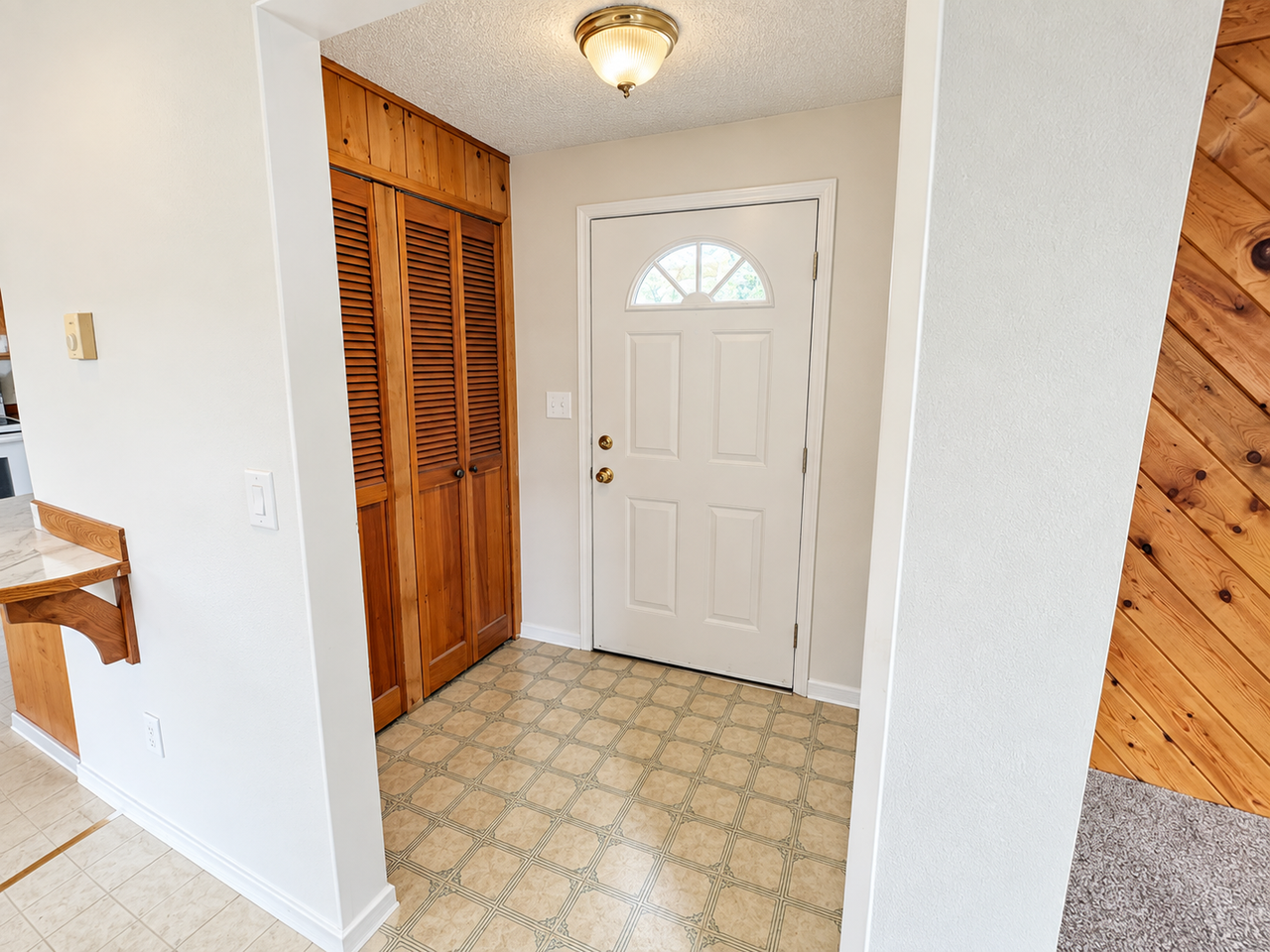 333 Sw 35th St - Photo 3 of 32