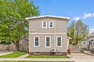 featured image of 1836 Lakeshore Dr #1