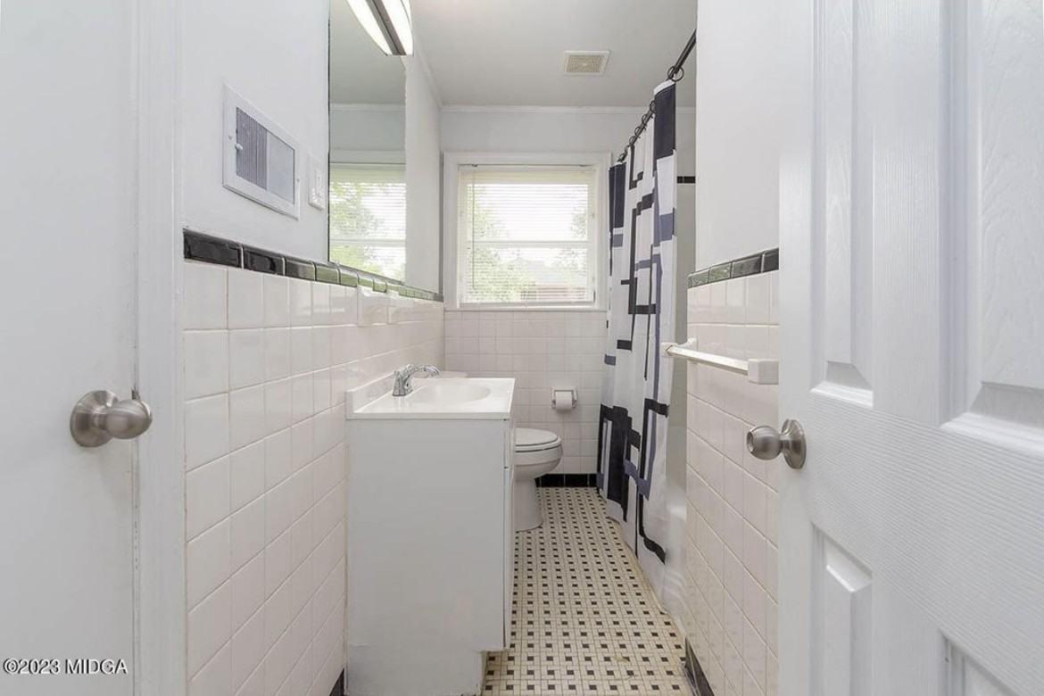 1816 Upper River Rd #1 - Photo 2 of 15