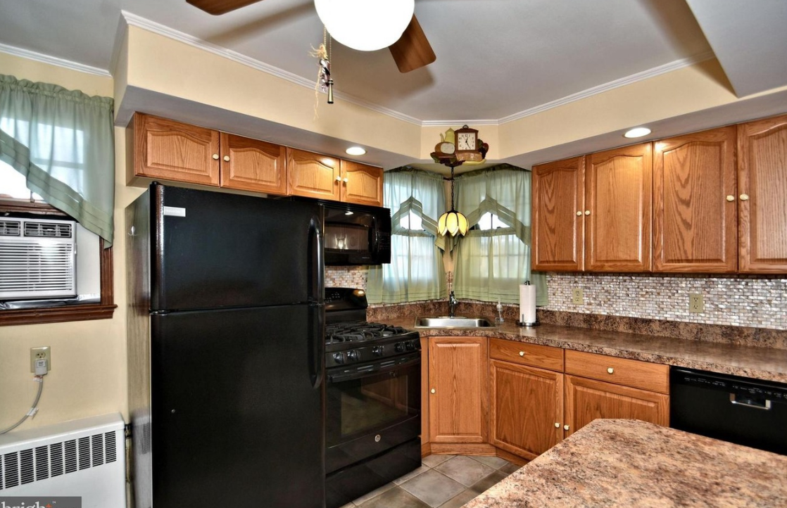 511 Overhill Rd #1 - Photo 4 of 17
