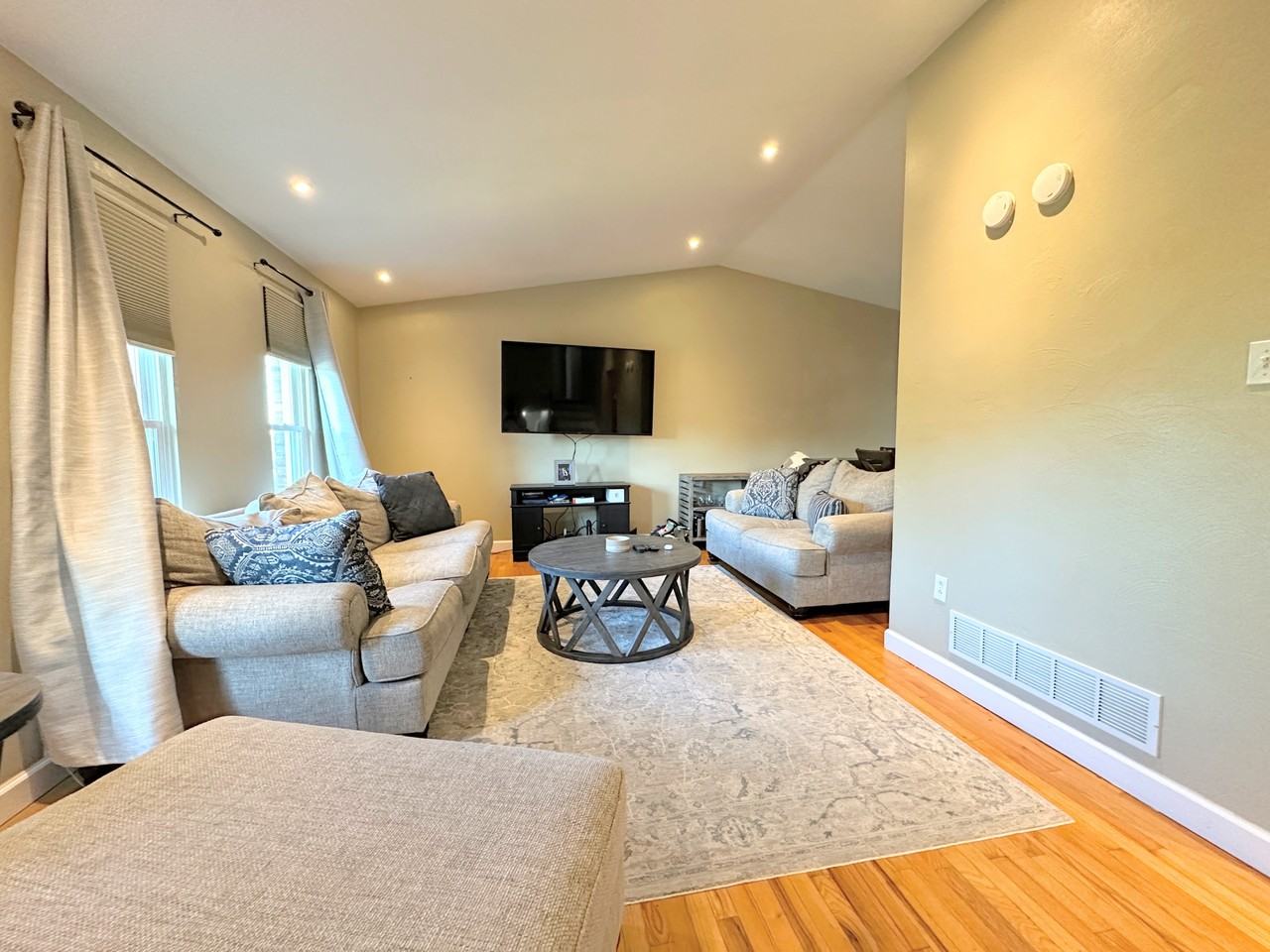 238 Mohican Ave #1 - Photo 2 of 36