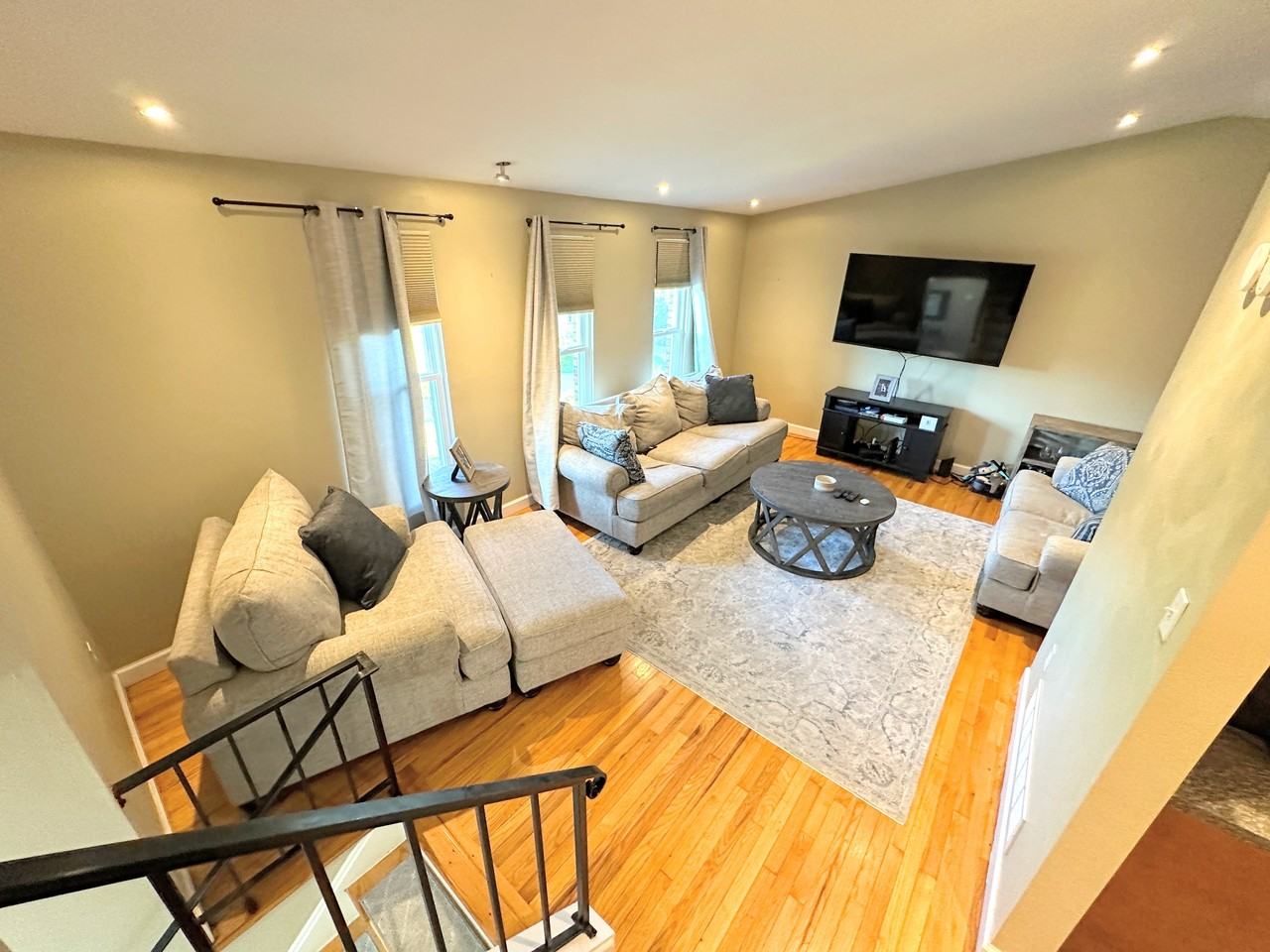 238 Mohican Ave #1 - Photo 3 of 36