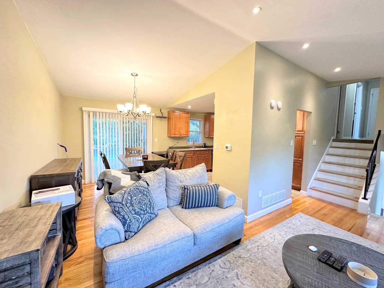 238 Mohican Ave #1 - Photo 4 of 36