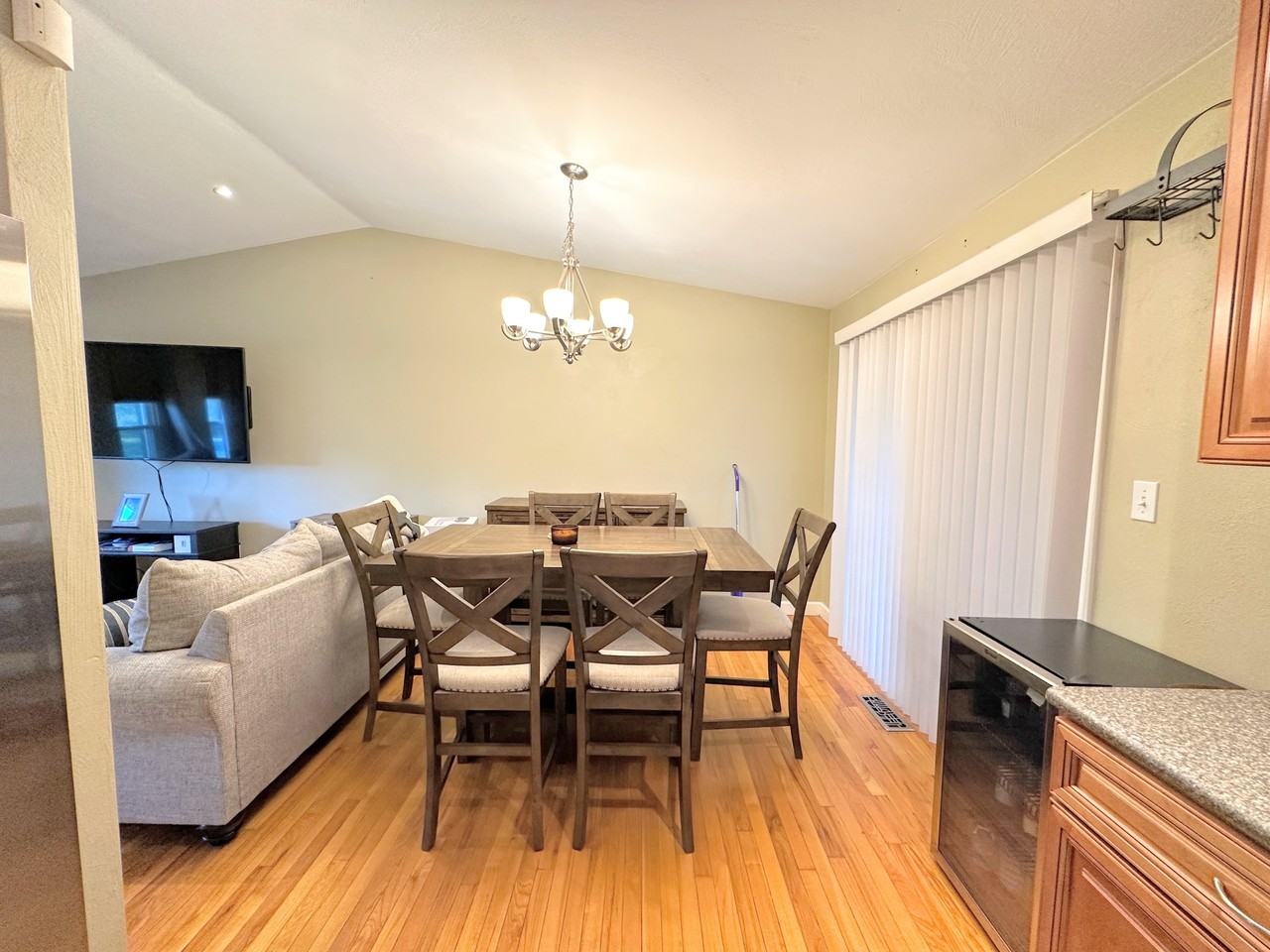 238 Mohican Ave #1 - Photo 6 of 36