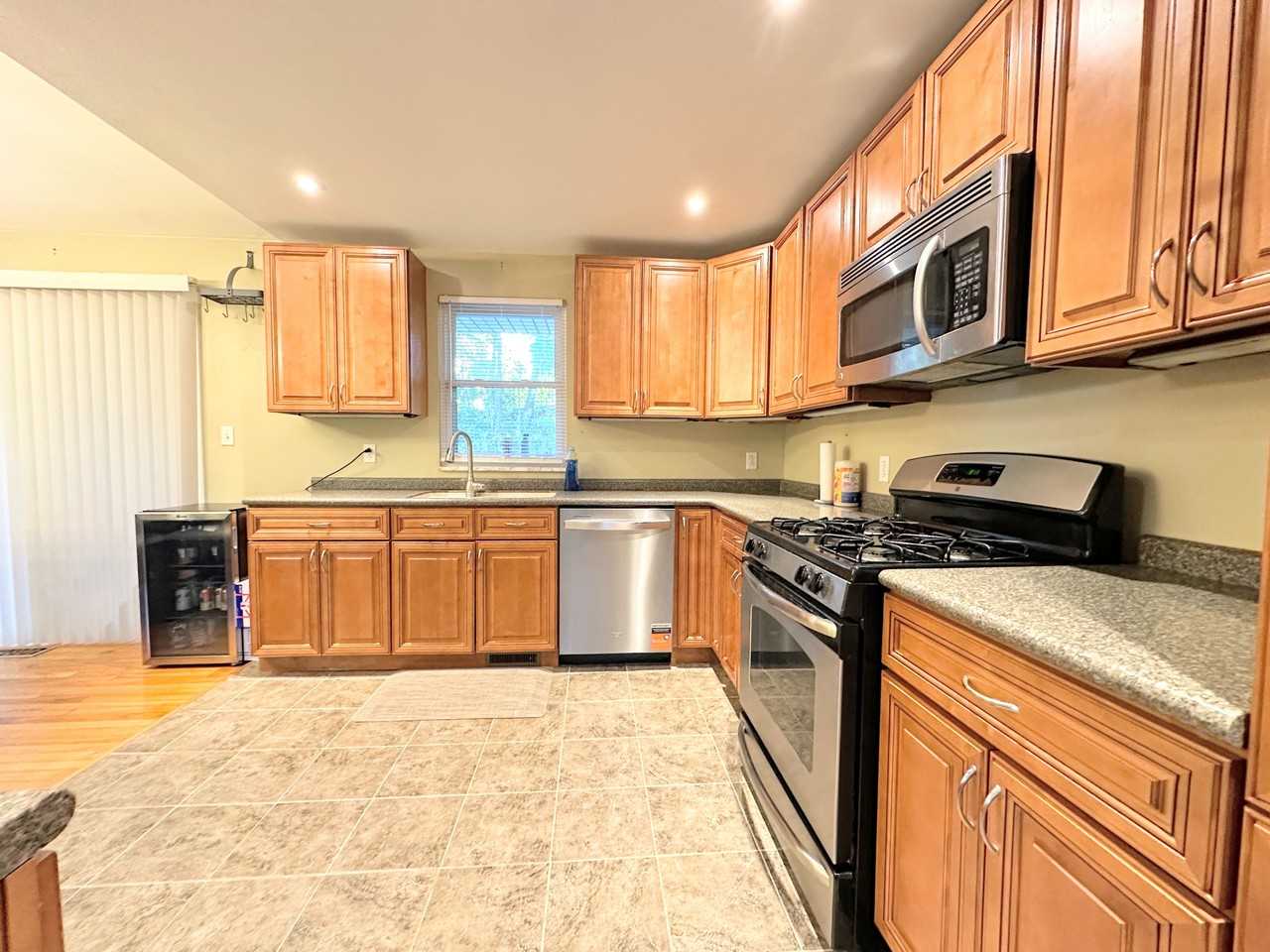 238 Mohican Ave #1 - Photo 7 of 36