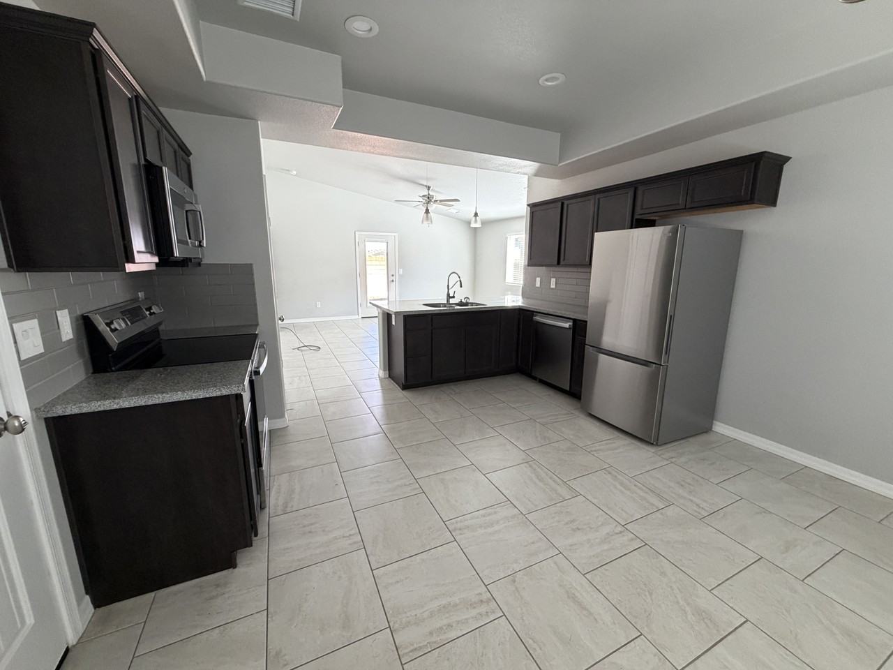 728 Vista Grande Dr #1 - Photo 3 of 11