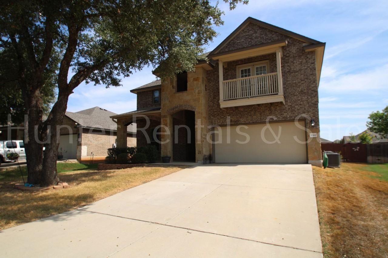 5561 Othello Dr - Photo 2 of 39