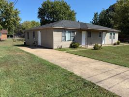 featured image of 470 Dianne Dr