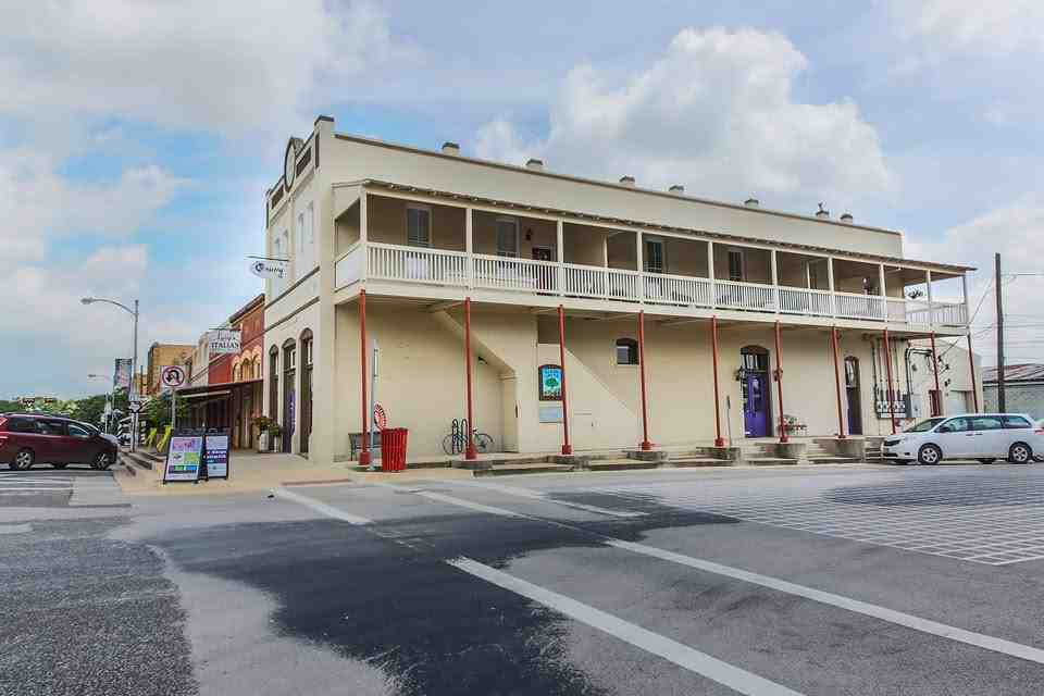 101 N Main St #A