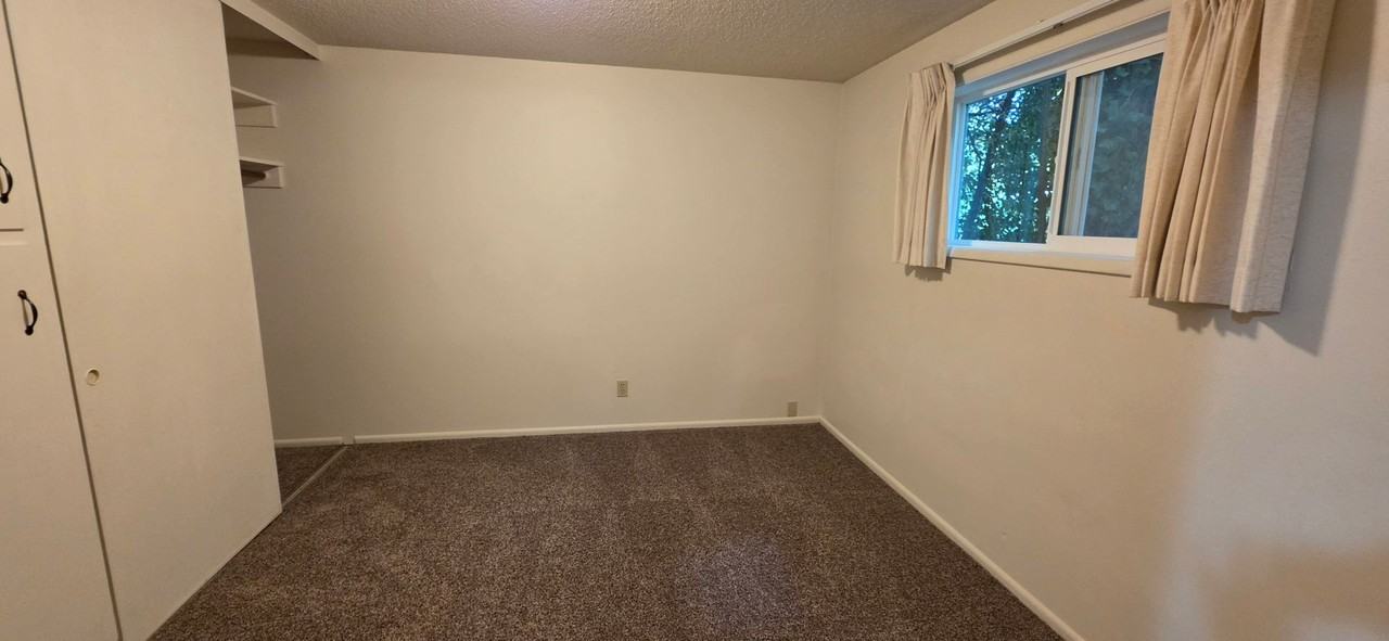 xWillamette Court - Photo 6 of 17