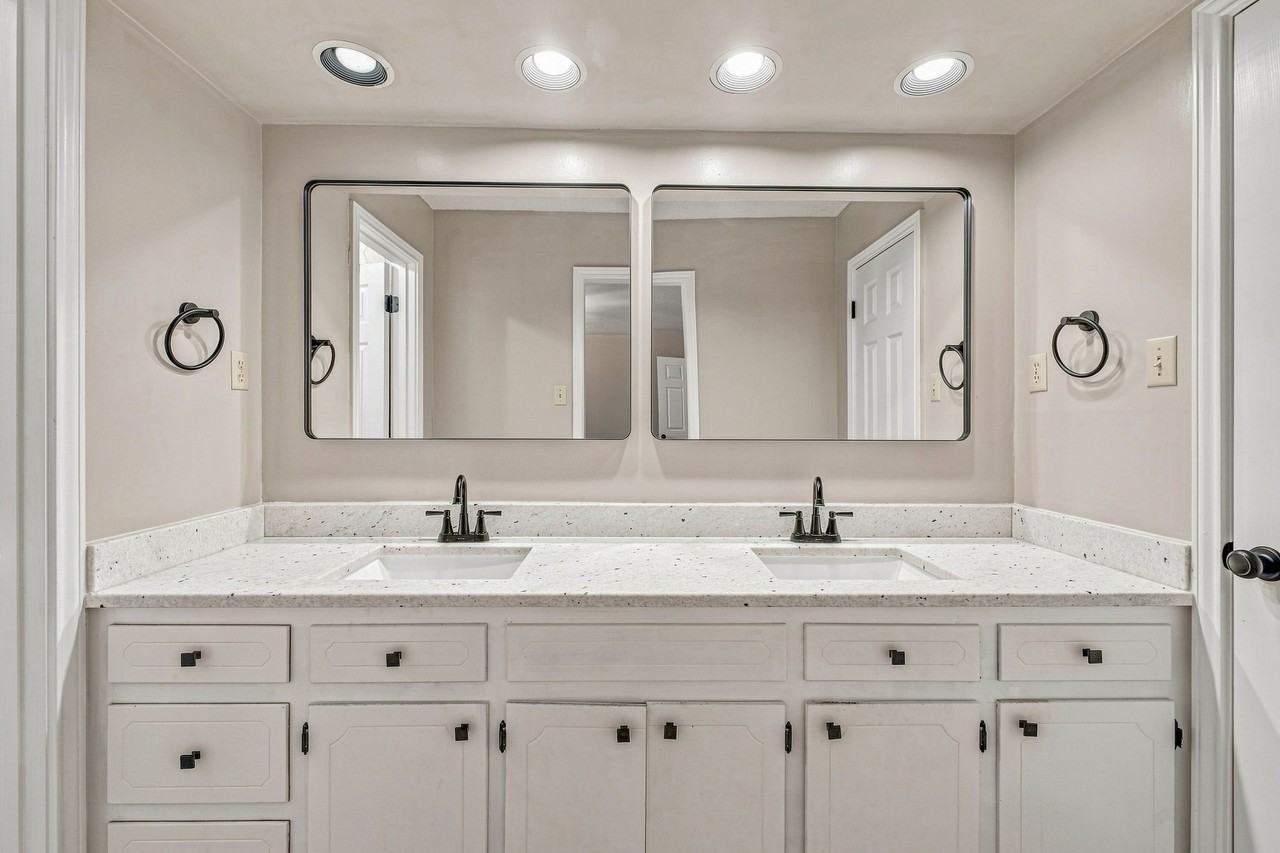 1208 N Dale Ave #1 - Photo 5 of 12