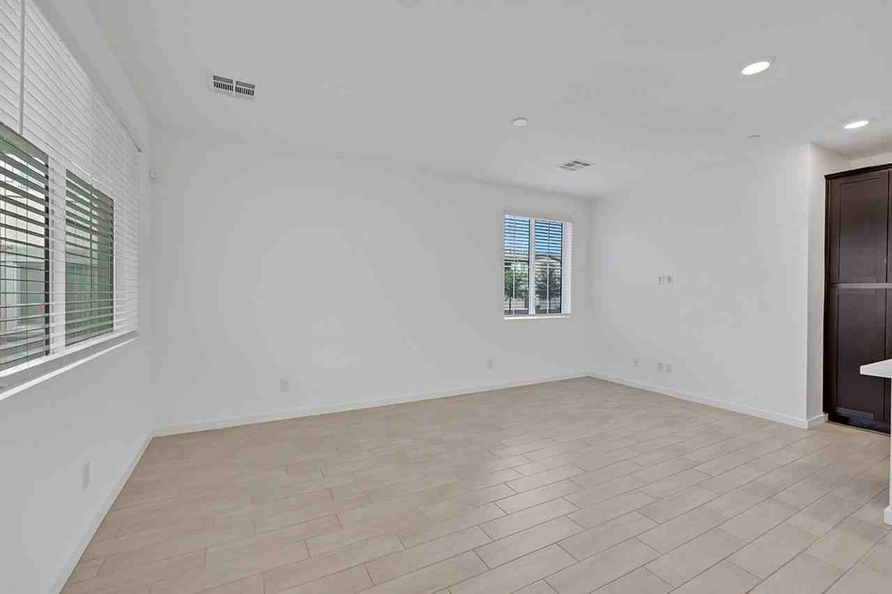 5730 Sky Pointe Dr #169 - Photo 3 of 18