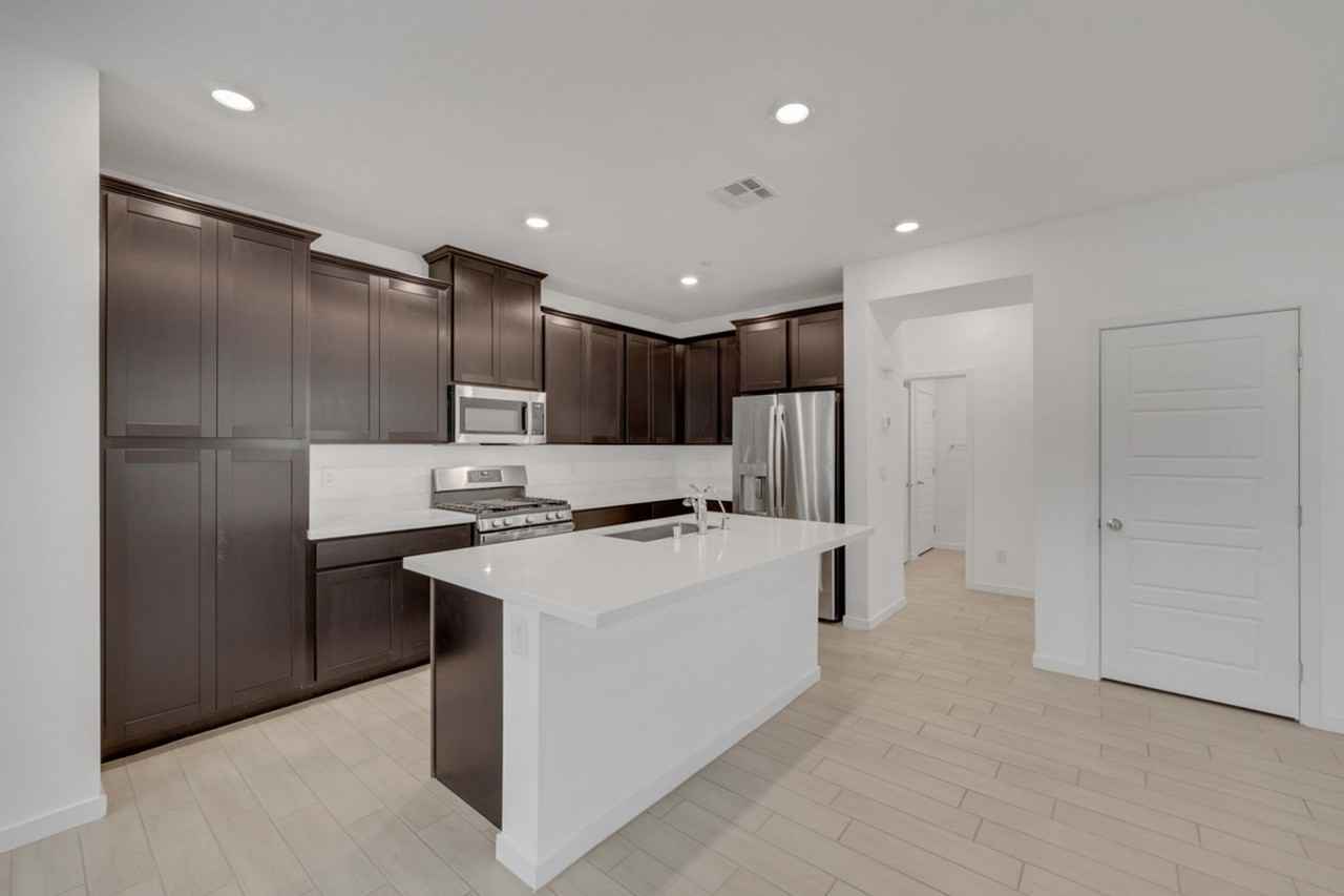 5730 Sky Pointe Dr #169 - Photo 6 of 18