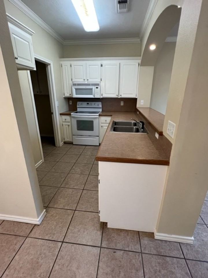 6 Fernwood Dr - Photo 6 of 14
