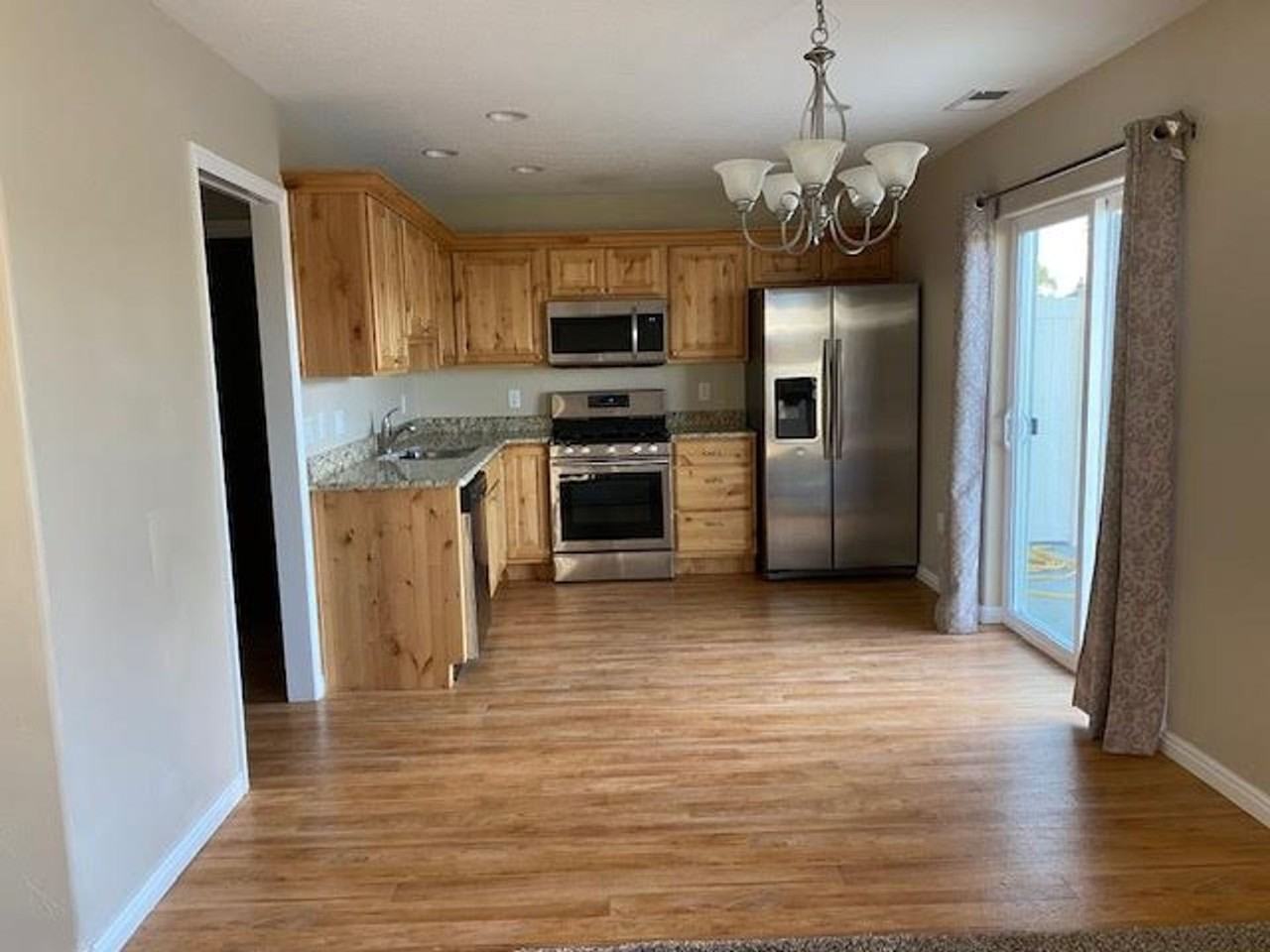 2633 N Shady Place Ln - Photo 5 of 21