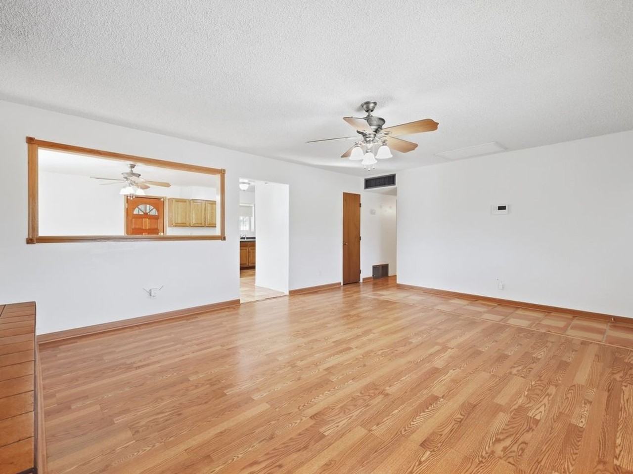 5936 E Beverly St - Photo 4 of 28