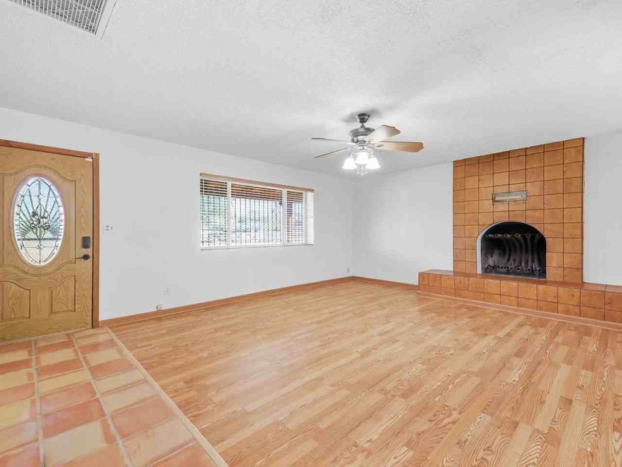 5936 E Beverly St - Photo 5 of 28