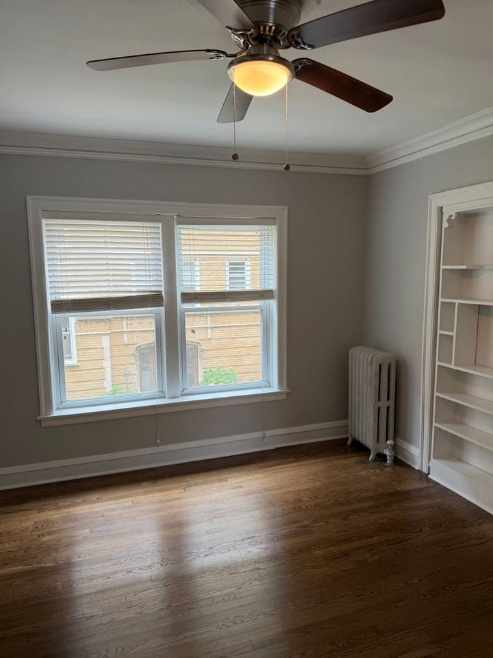 5736-52 S. Stony Island - Photo 2 of 7
