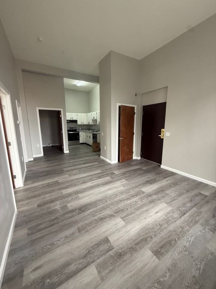 10 Grand St - Photo 2 of 15
