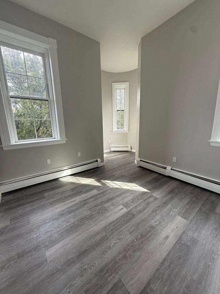 10 Grand St - Photo 4 of 15