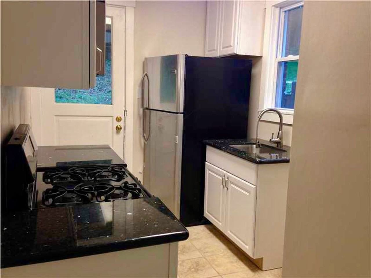 687 Forest Ave - Photo 3 of 14