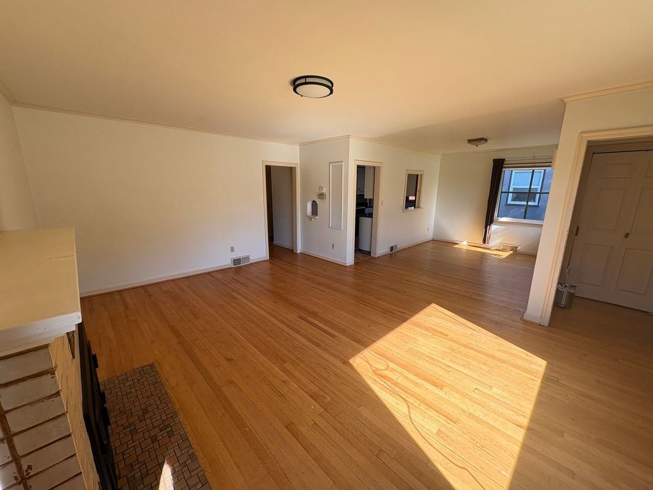 534 Woodworth Ave - Photo 6 of 21