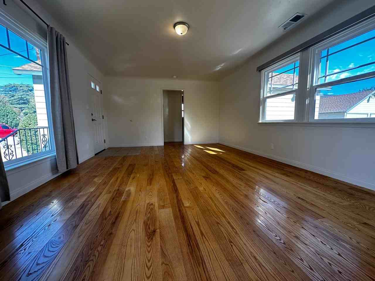736 W Pine St - Photo 4 of 23