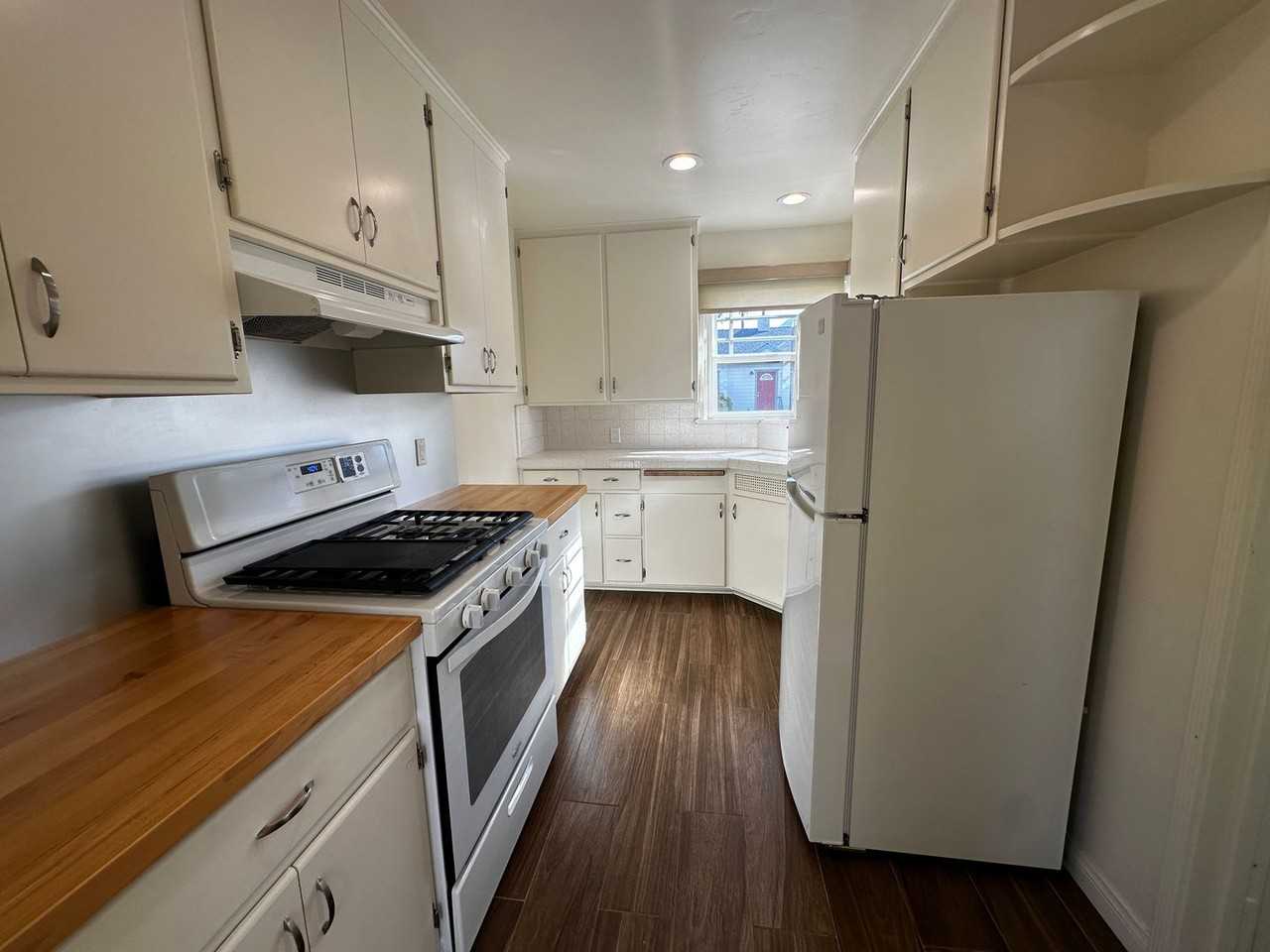 736 W Pine St - Photo 6 of 23