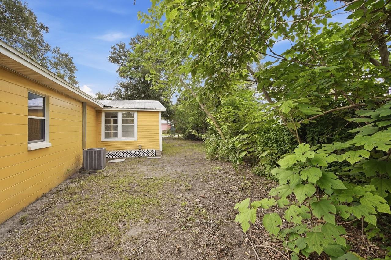 3508 E Genesee St - Photo 5 of 21